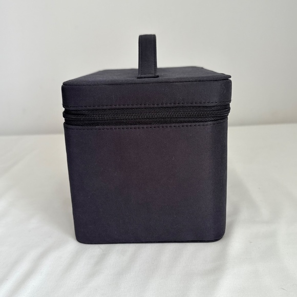 Yves Saint Laurent cosmetic box - Picture 2 of 14